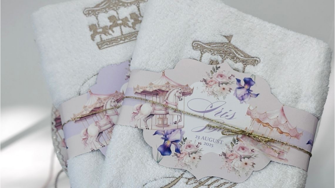 Trusou botez cu carusel și flori de iris în lila și roz prăfuit – „Caruselul Magic” 36